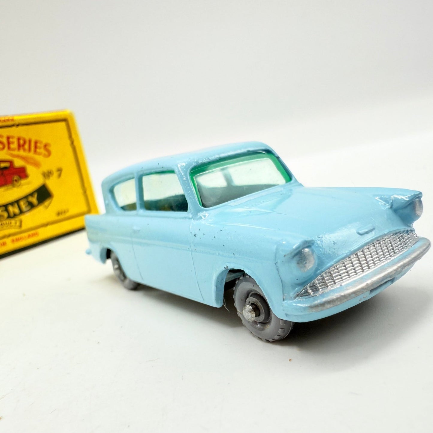 Matchbox Lesney 7b Ford Anglia GPW - Magic Matchbox