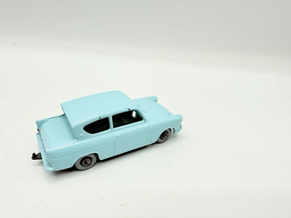 Matchbox Lesney 7b Ford Anglia SPW - Magic Matchbox