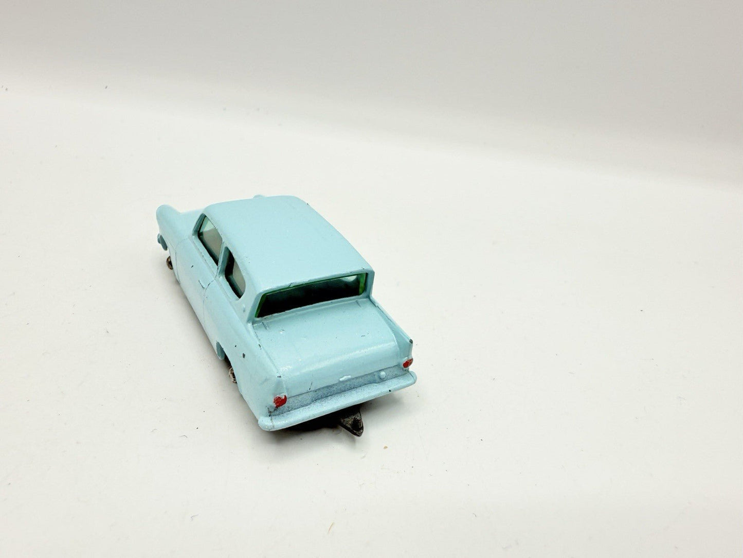 Matchbox Lesney 7b Ford Anglia SPW - Magic Matchbox