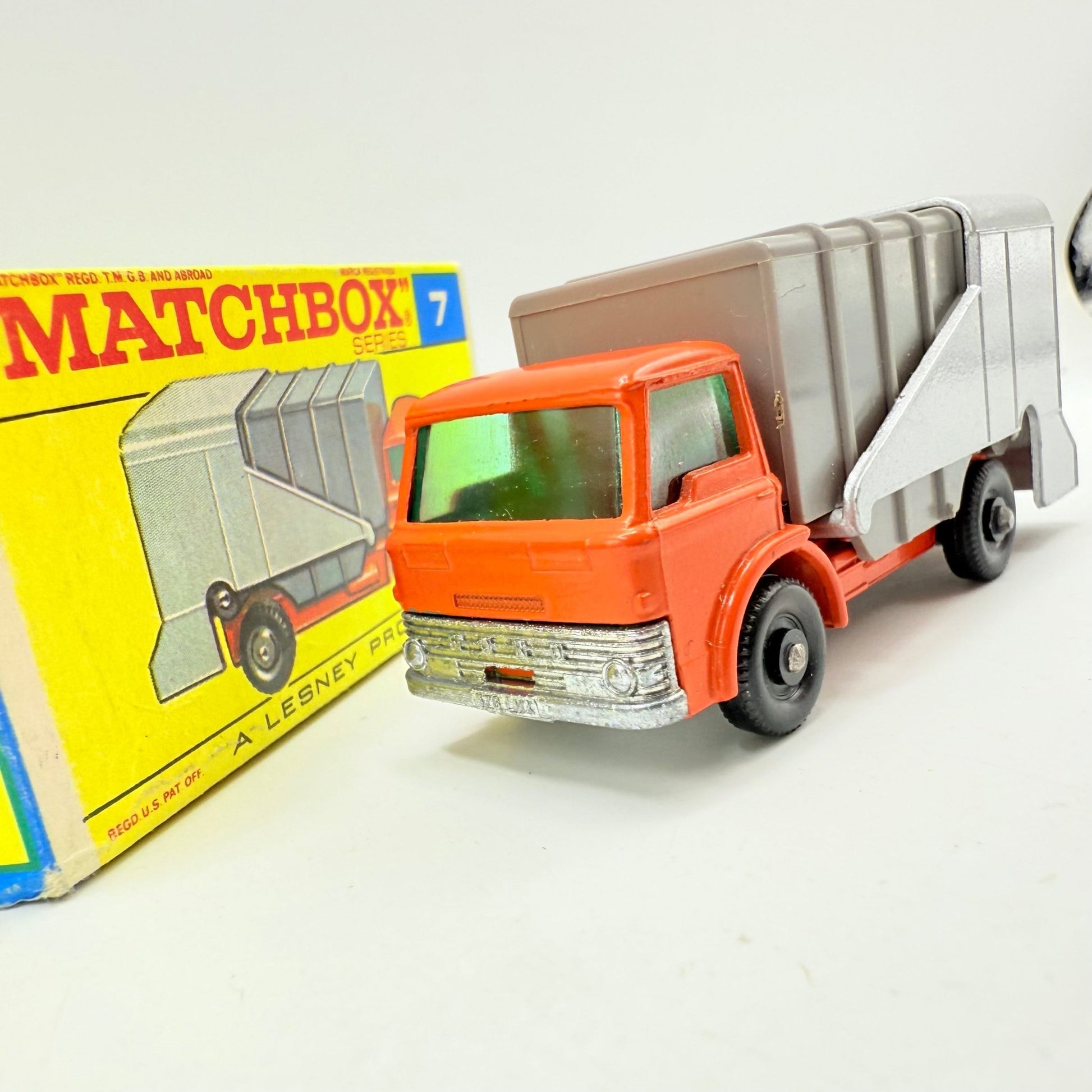Matchbox Lesney 7c Ford D800 Refuse Truck - Magic Matchbox