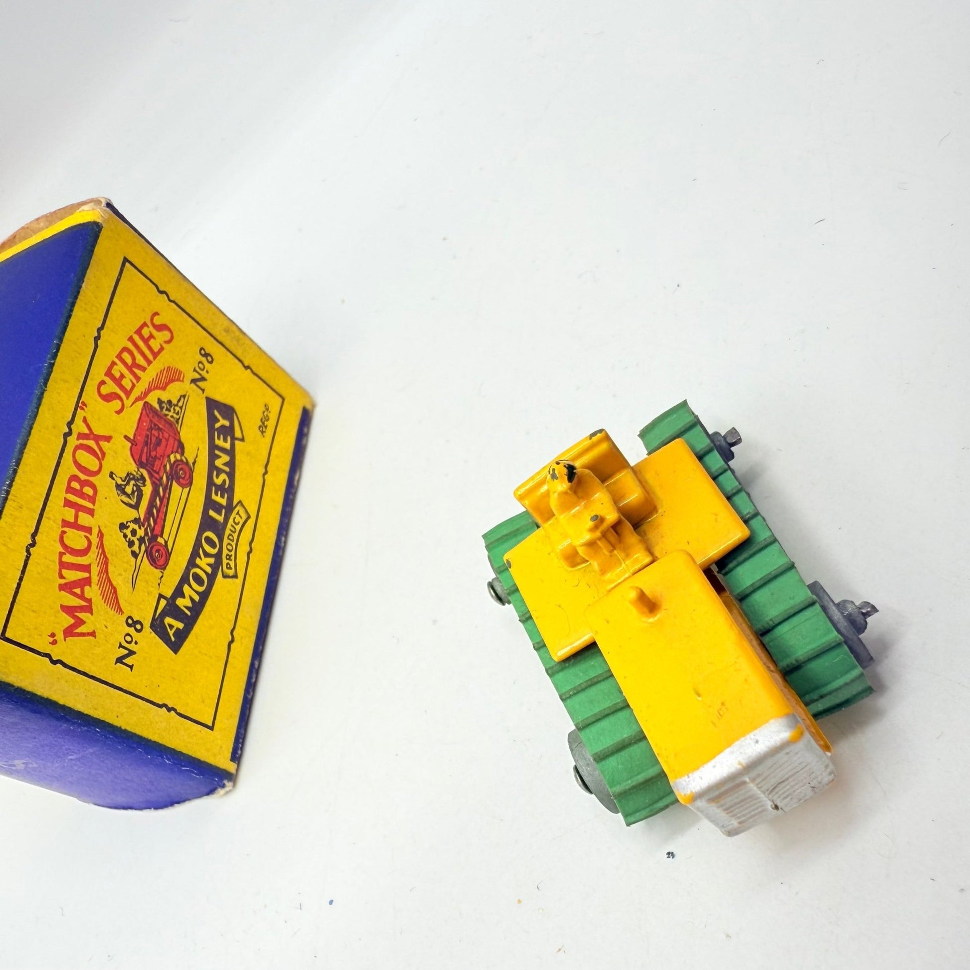 Matchbox Lesney 8a Caterpillar Tractor - Magic Matchbox