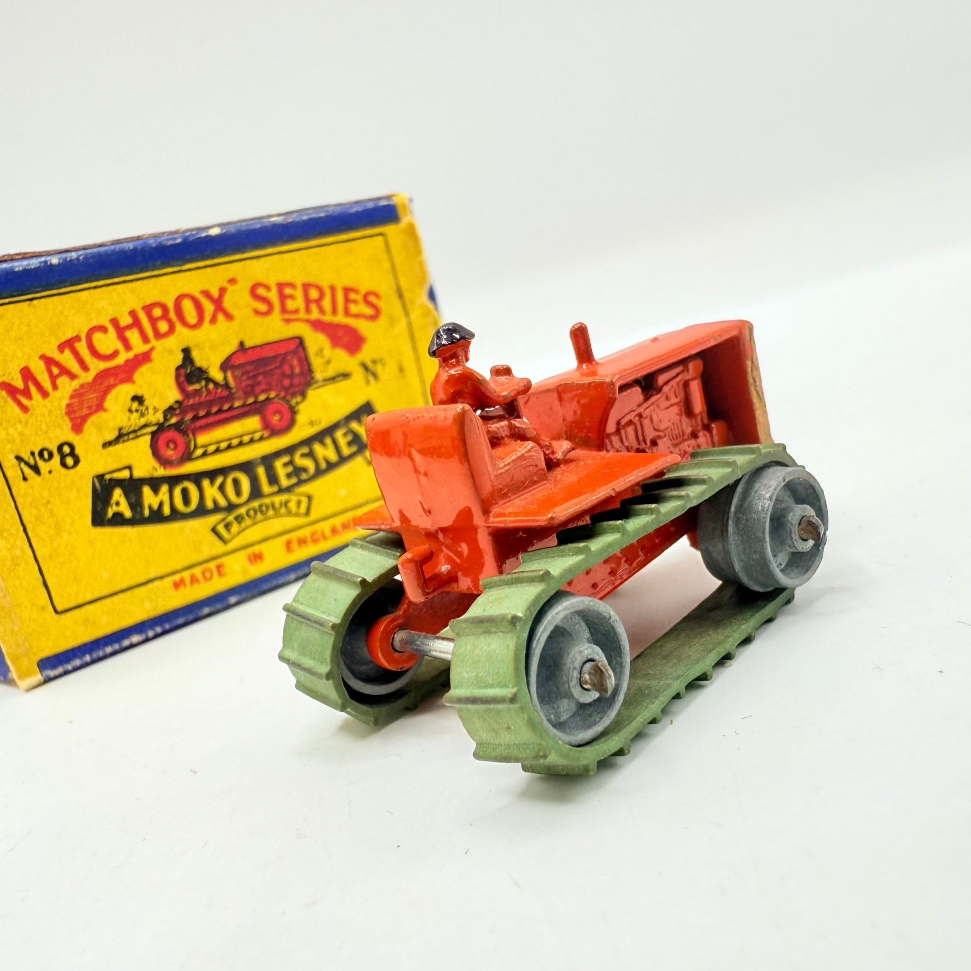 Matchbox Lesney 8a Caterpillar Tractor Orange with tracks - Magic Matchbox