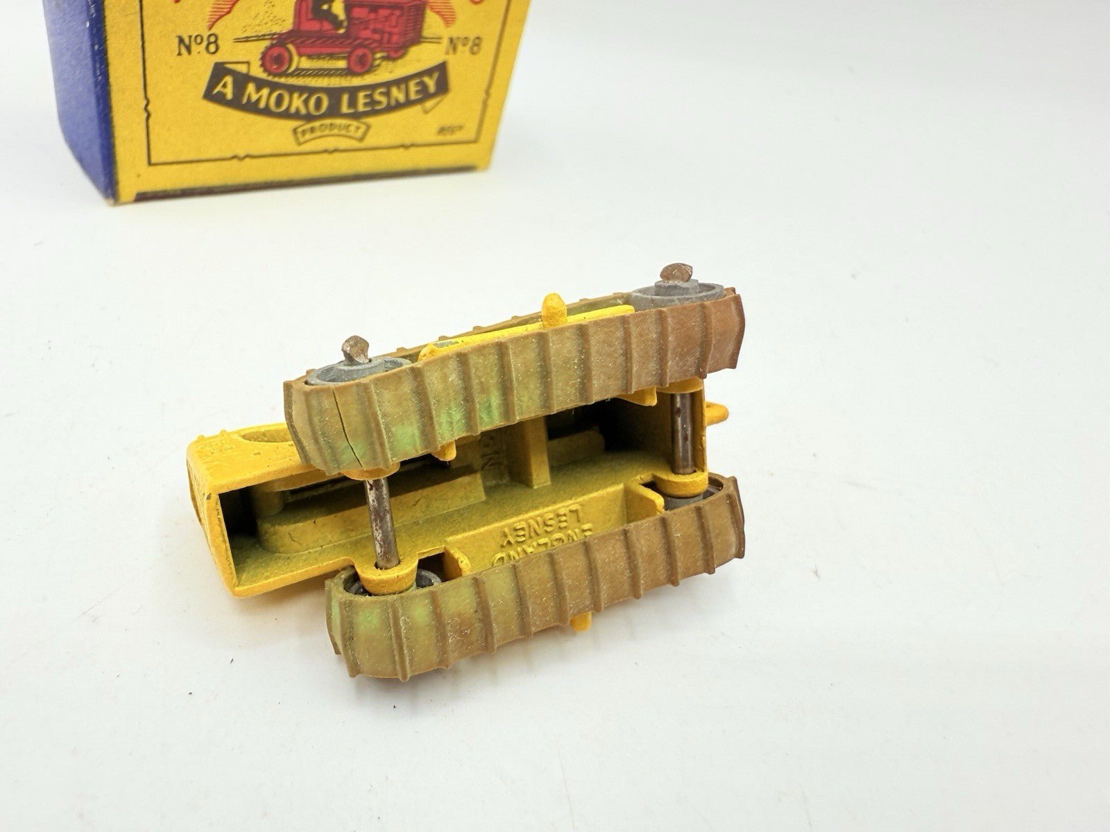 Matchbox Lesney 8b Caterpillar Tractor - Magic Matchbox