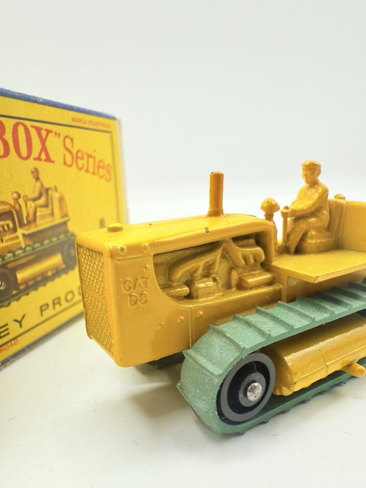 Matchbox Lesney 8c Caterpillar Tractor Black Rollers - Magic Matchbox