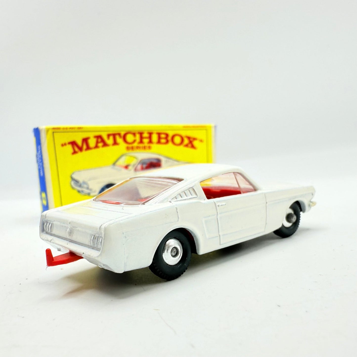 Matchbox Lesney 8e Ford Mustang - Magic Matchbox