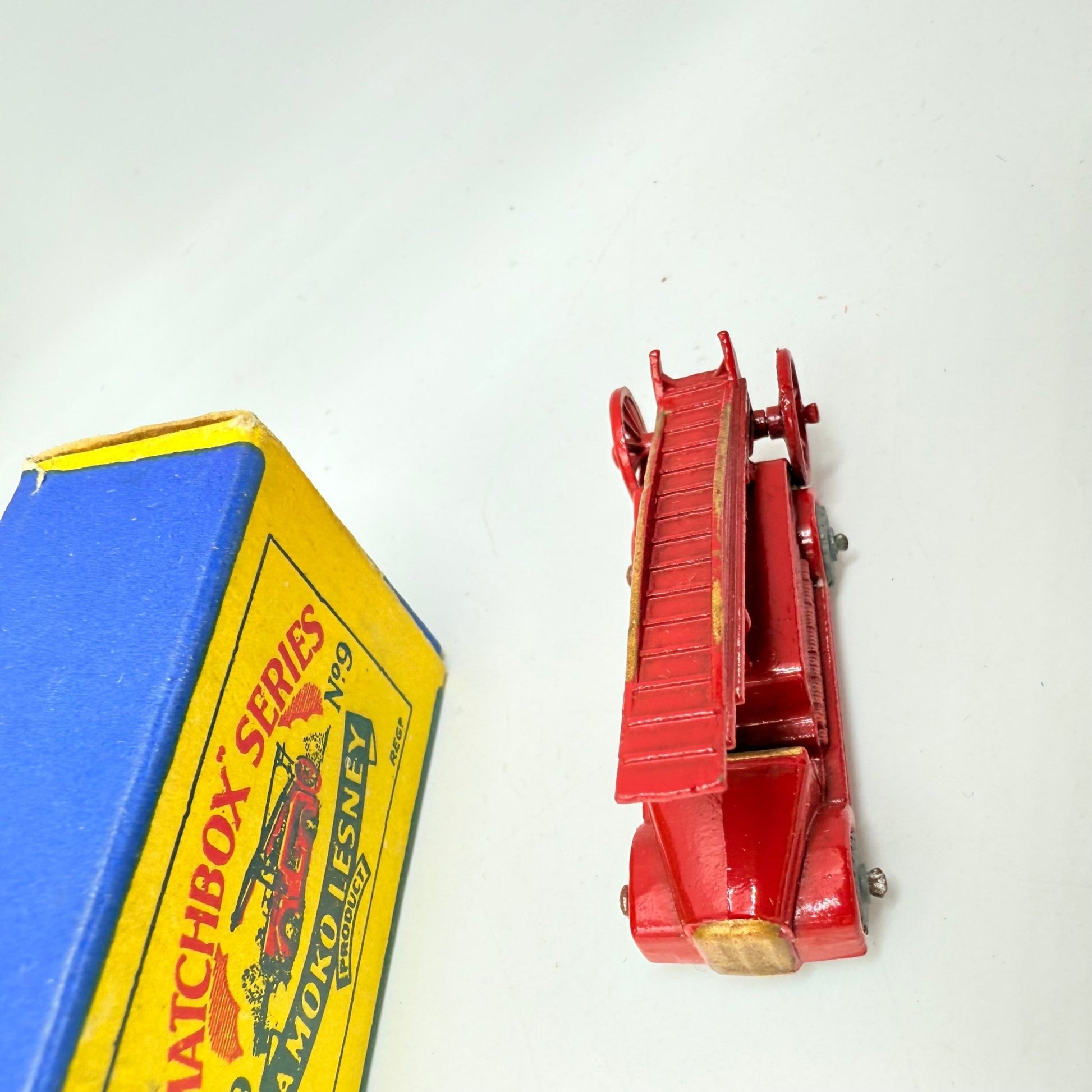 Matchbox Lesney 9a Dennis Fire Escape Engine - Magic Matchbox