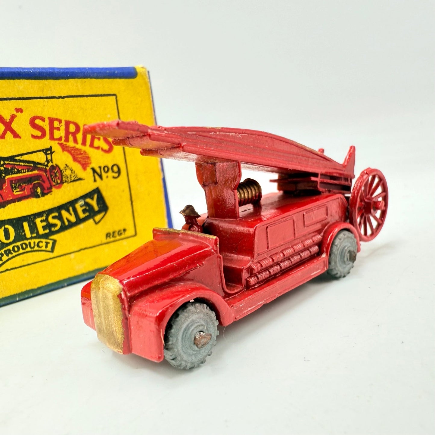 Matchbox Lesney 9a Dennis Fire Escape Engine - Magic Matchbox