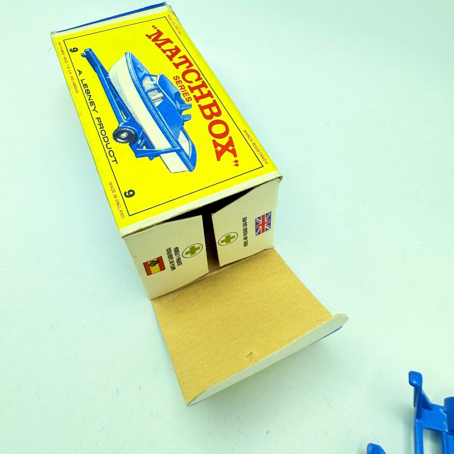 Matchbox Lesney 9d Cabin Cruiser & Trailer - Magic Matchbox