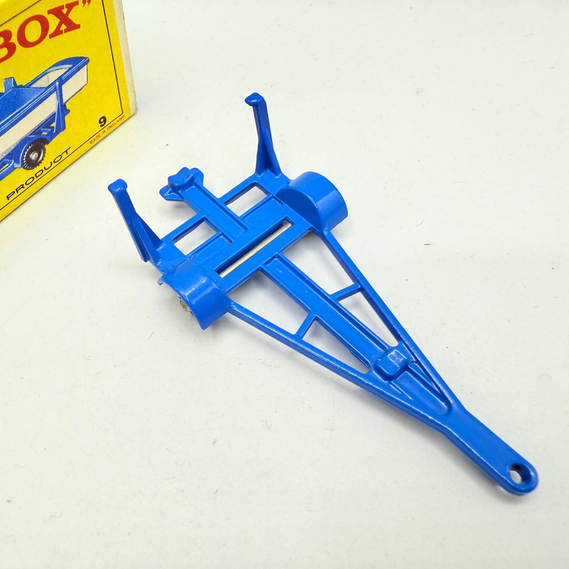 Matchbox Lesney 9d Cabin Cruiser & Trailer - Magic Matchbox