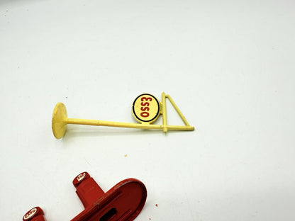 Matchbox Lesney A - 1 Esso Petrol Pumps - Magic Matchbox