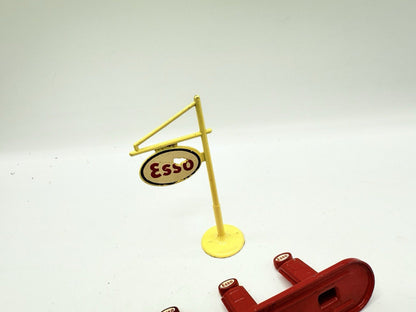Matchbox Lesney A - 1 Esso Petrol Pumps - Magic Matchbox