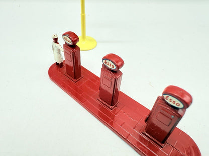 Matchbox Lesney A - 1 Esso Petrol Pumps - Magic Matchbox