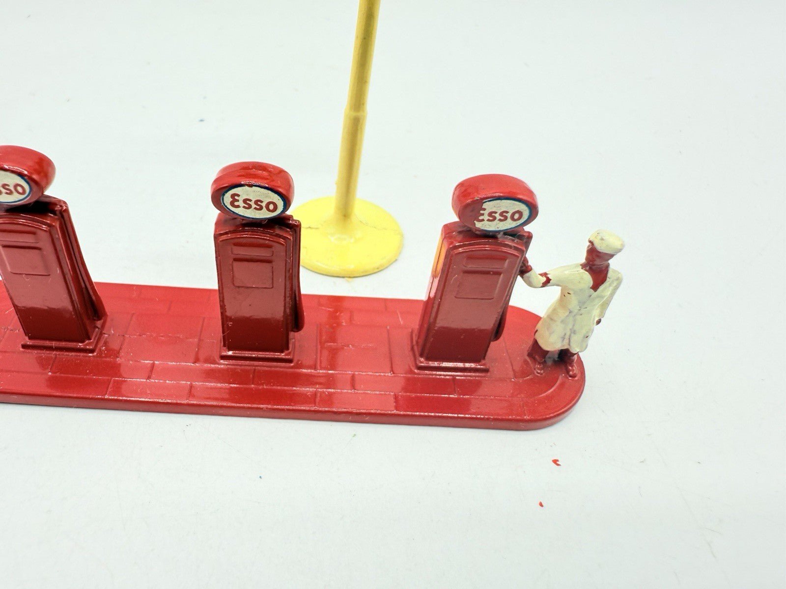 Matchbox Lesney A - 1 Esso Petrol Pumps - Magic Matchbox