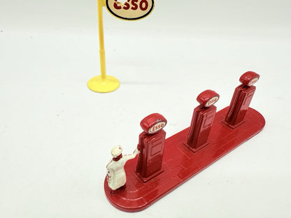 Matchbox Lesney A - 1 Esso Petrol Pumps - Magic Matchbox