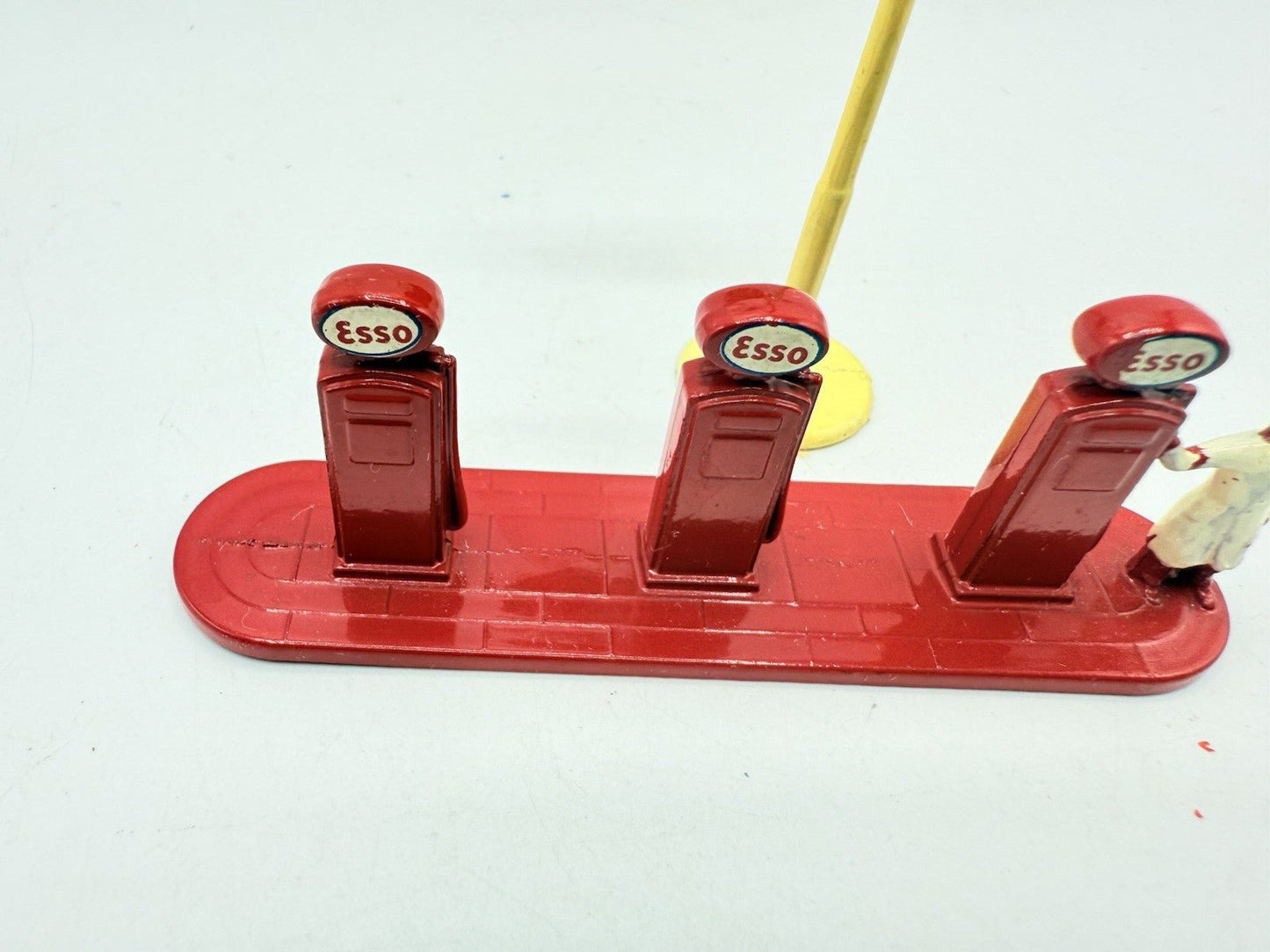 Matchbox Lesney A - 1 Esso Petrol Pumps - Magic Matchbox