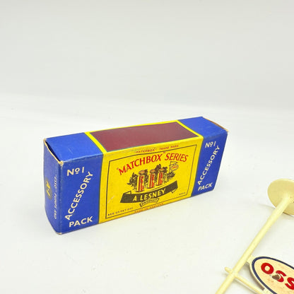 Matchbox Lesney A - 1 Esso Petrol Pumps & Sign - Magic Matchbox