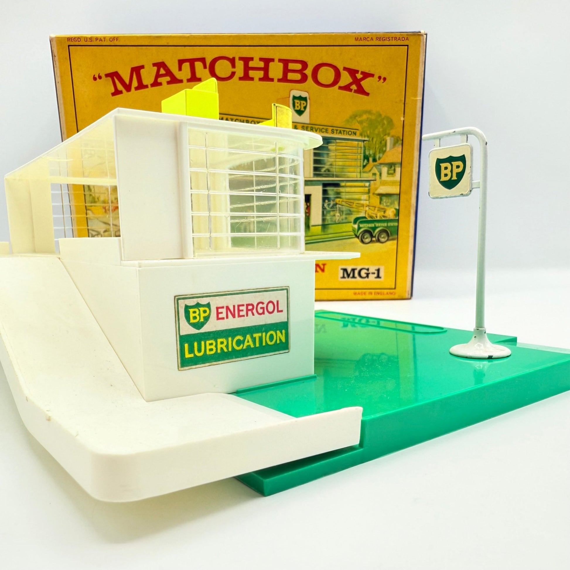 Matchbox Lesney Accessory Pack MG - 1 Matchbox BP Sales & Service Station - Magic Matchbox