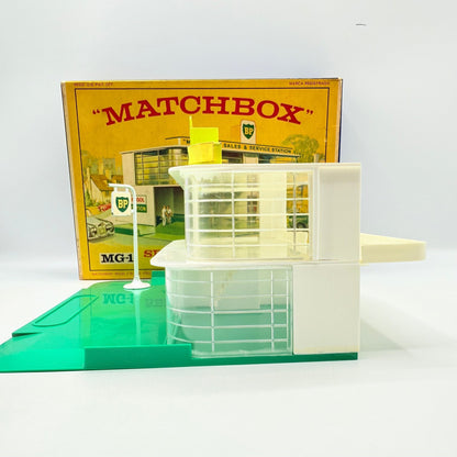 Matchbox Lesney Accessory Pack MG - 1 Matchbox BP Sales & Service Station - Magic Matchbox