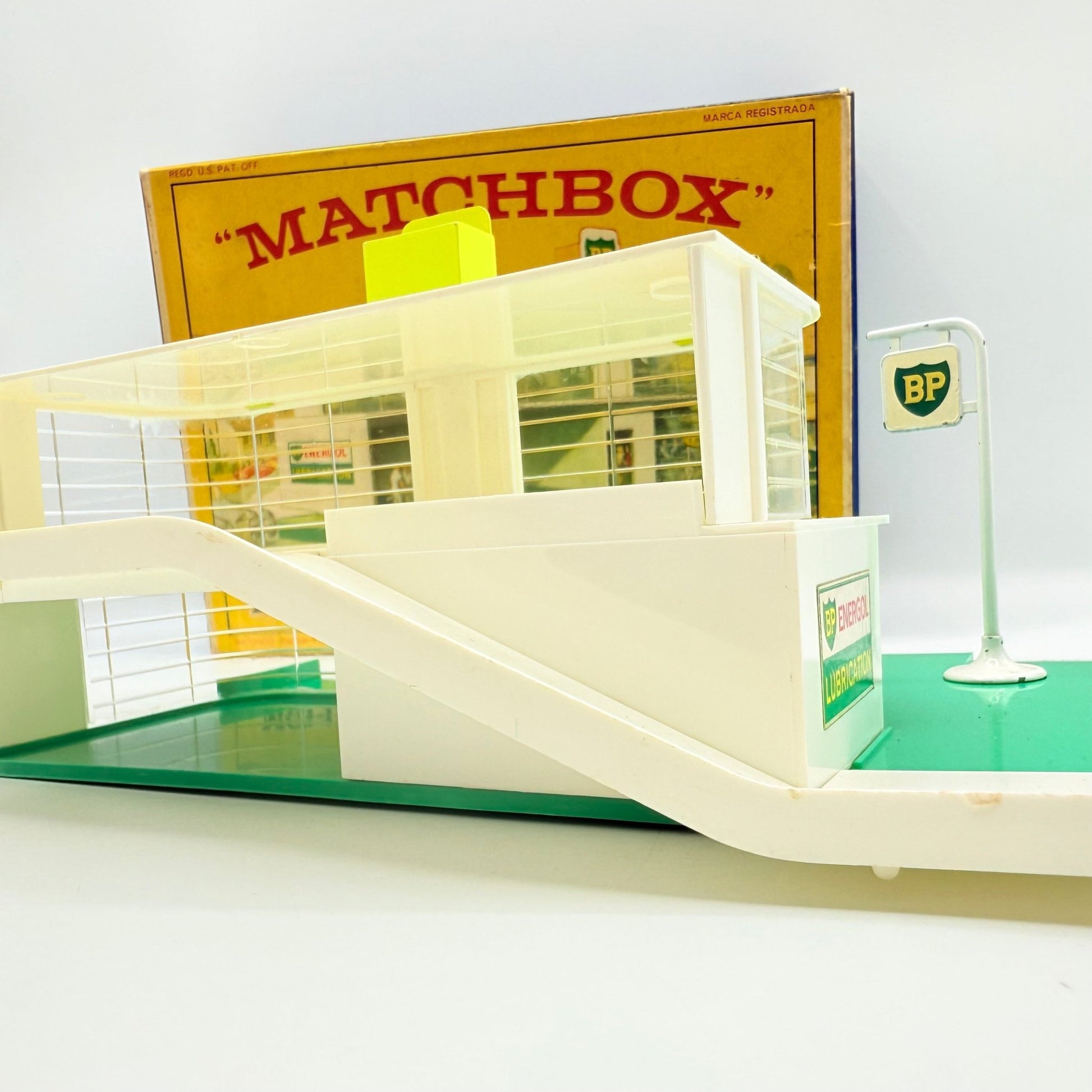 Matchbox Lesney Accessory Pack MG - 1 Matchbox BP Sales & Service Station - Magic Matchbox