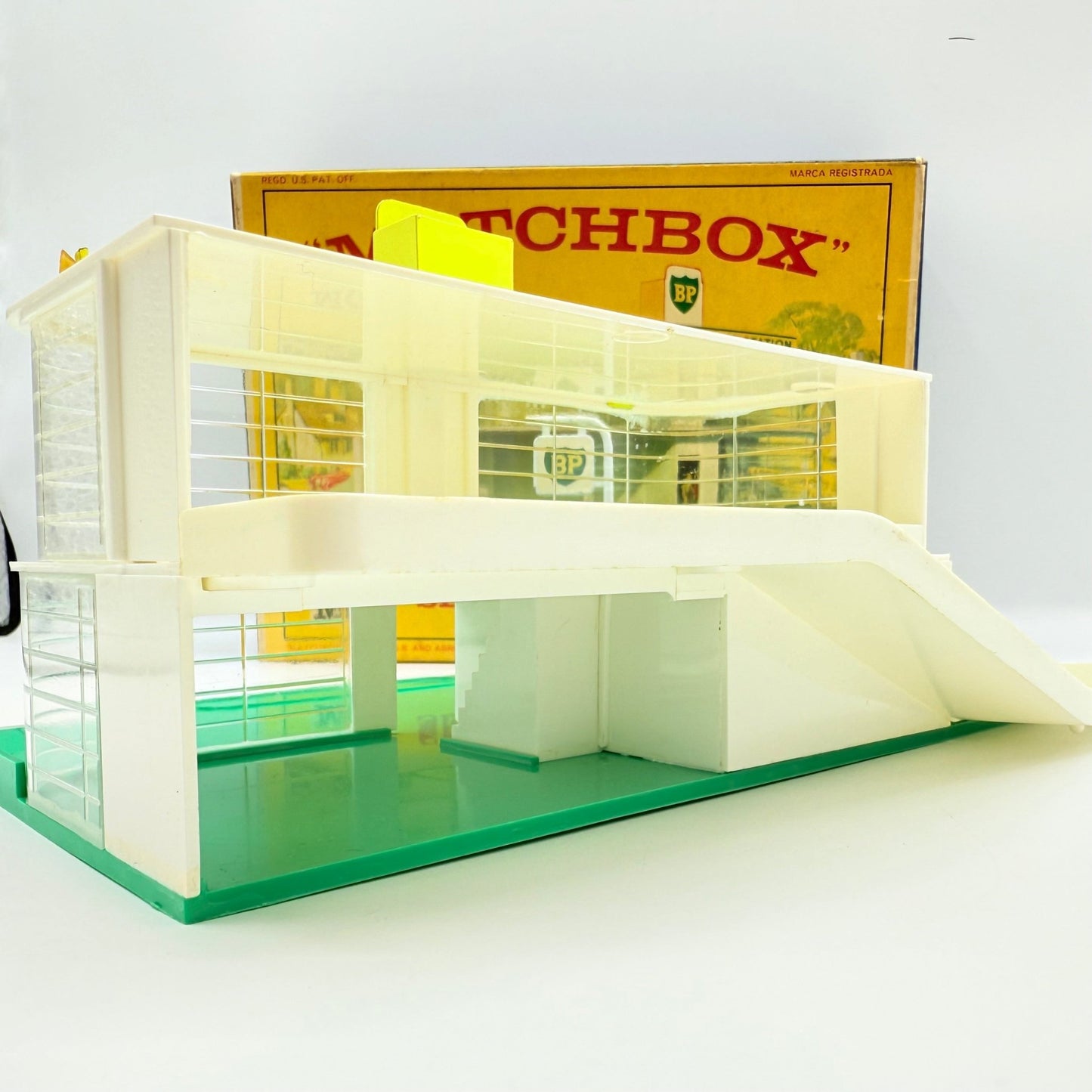 Matchbox Lesney Accessory Pack MG - 1 Matchbox BP Sales & Service Station - Magic Matchbox