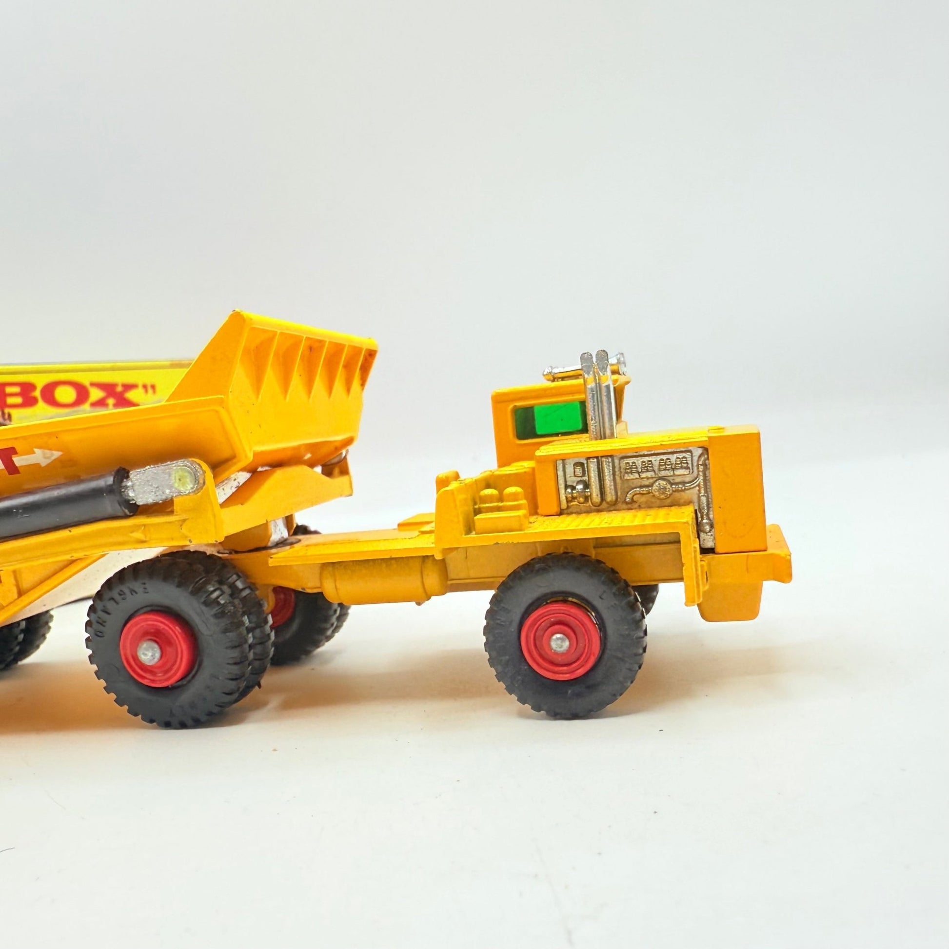 Matchbox Lesney K - 2 King Size KW Dart Dump Truck - Magic Matchbox