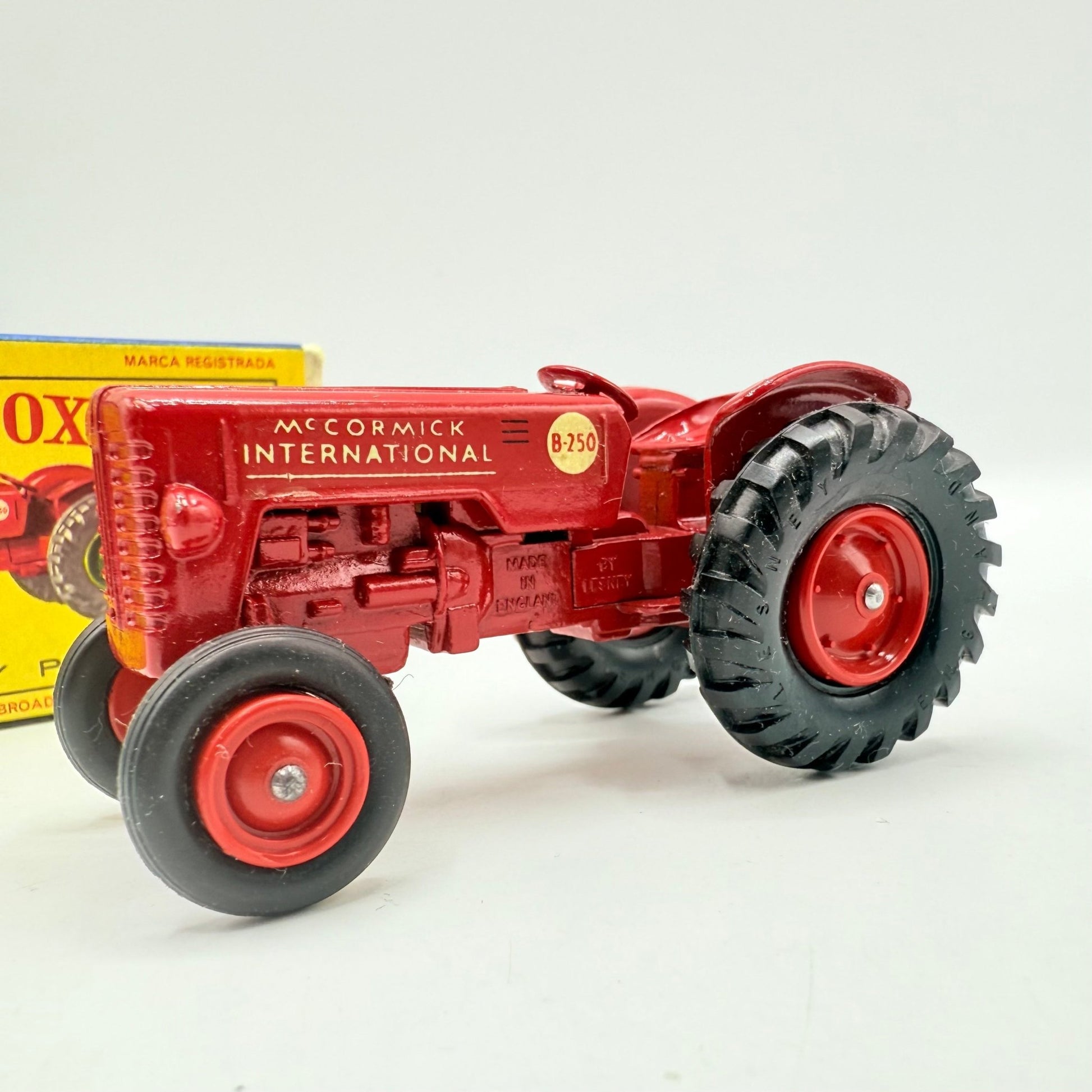 Matchbox Lesney King Size K - 4 McCormick International Tractor - Magic Matchbox