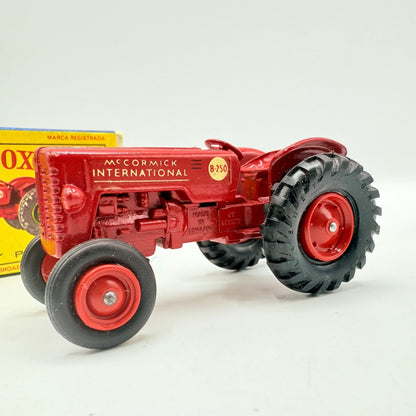 Matchbox Lesney King Size K - 4 McCormick International Tractor - Magic Matchbox