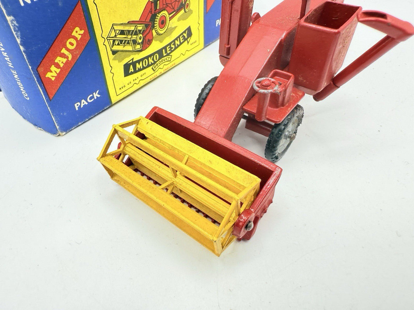 Matchbox Lesney M - 5 Major Pack Massey Ferguson 780 Combine Harvester - Magic Matchbox