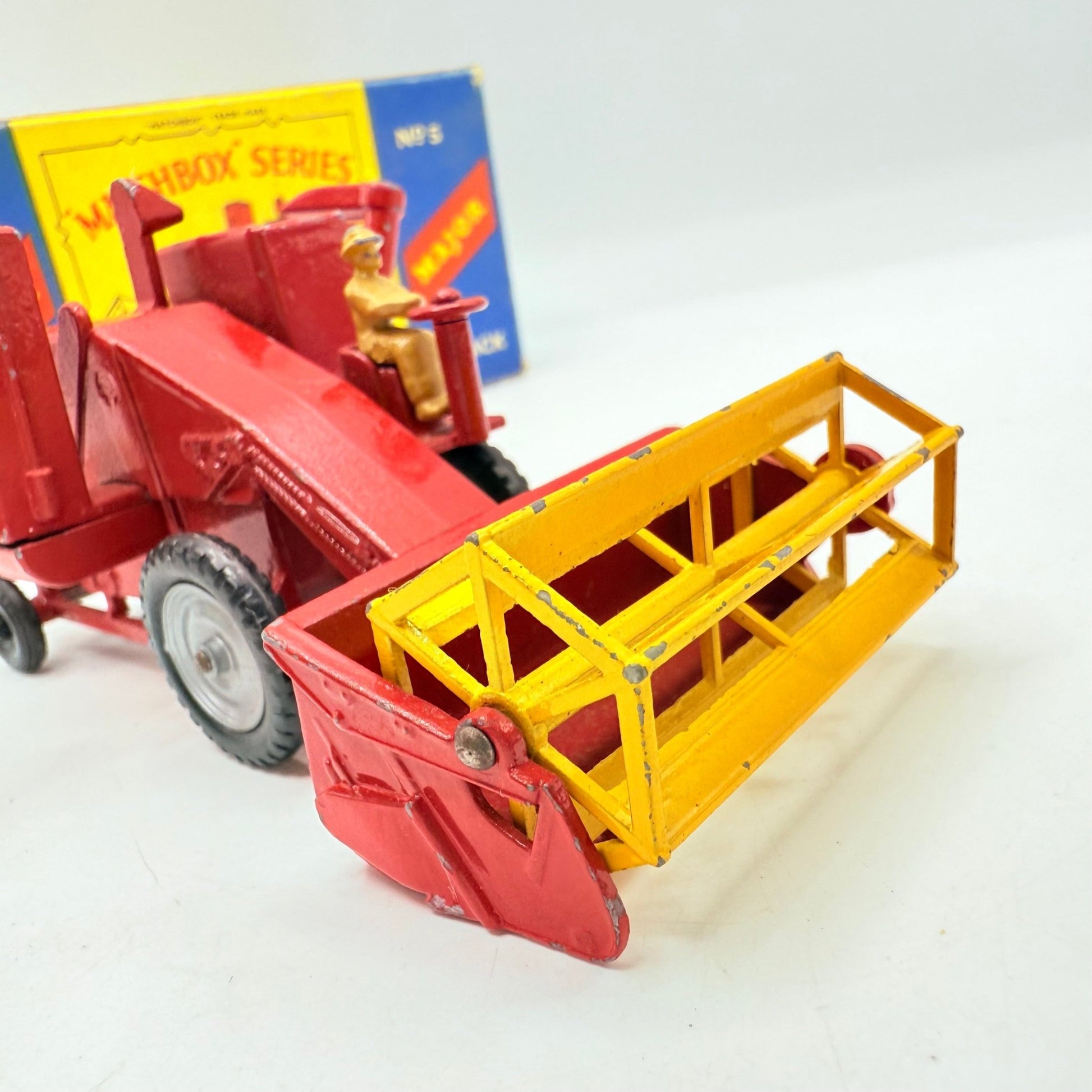 Matchbox Lesney M - 5 Major Pack Massey Ferguson 780 Combine Harvester - Magic Matchbox