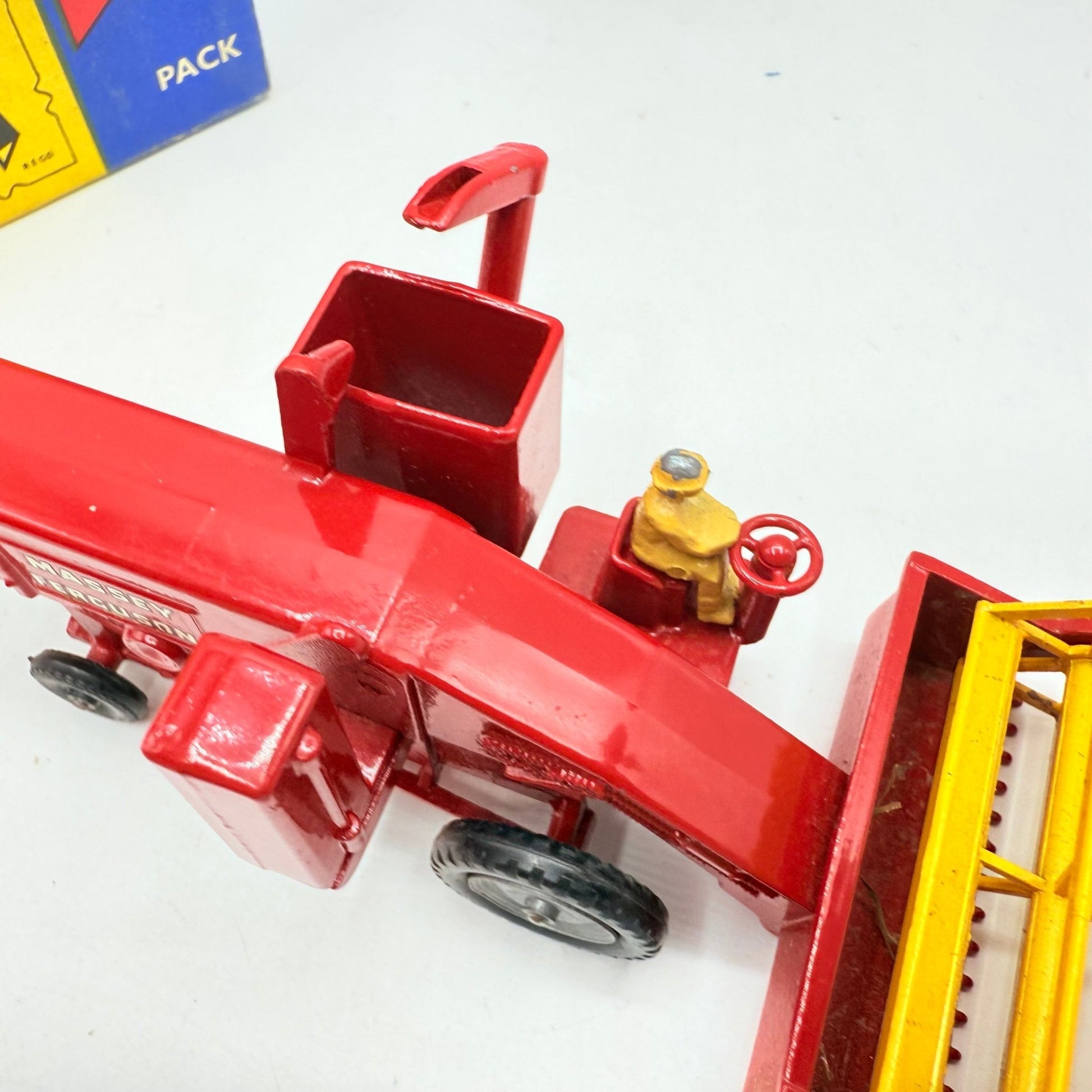 Matchbox Lesney M - 5 Major Pack Massey Ferguson 780 Combine Harvester - Magic Matchbox