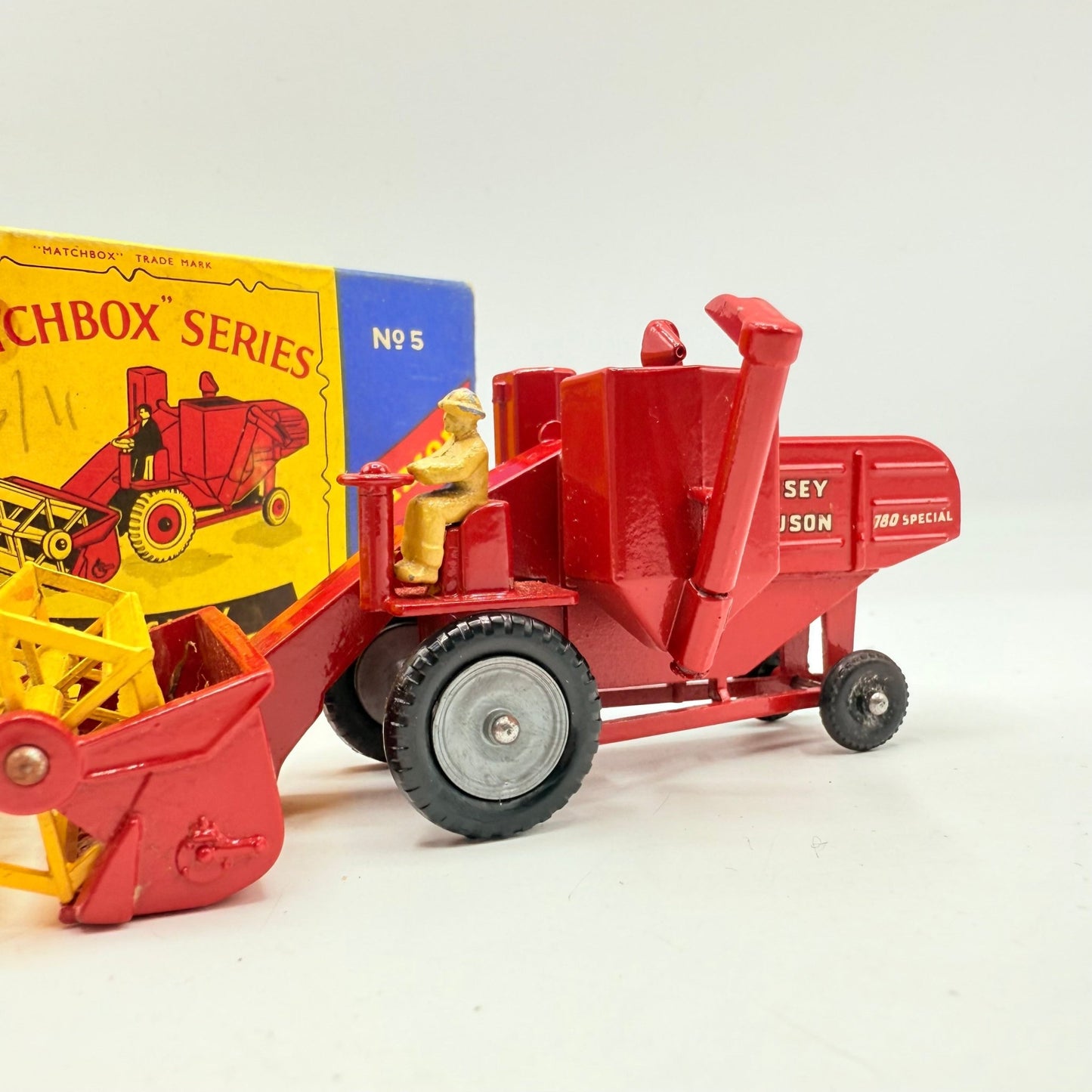 Matchbox Lesney M - 5 Major Pack Massey Ferguson 780 Combine Harvester - Magic Matchbox
