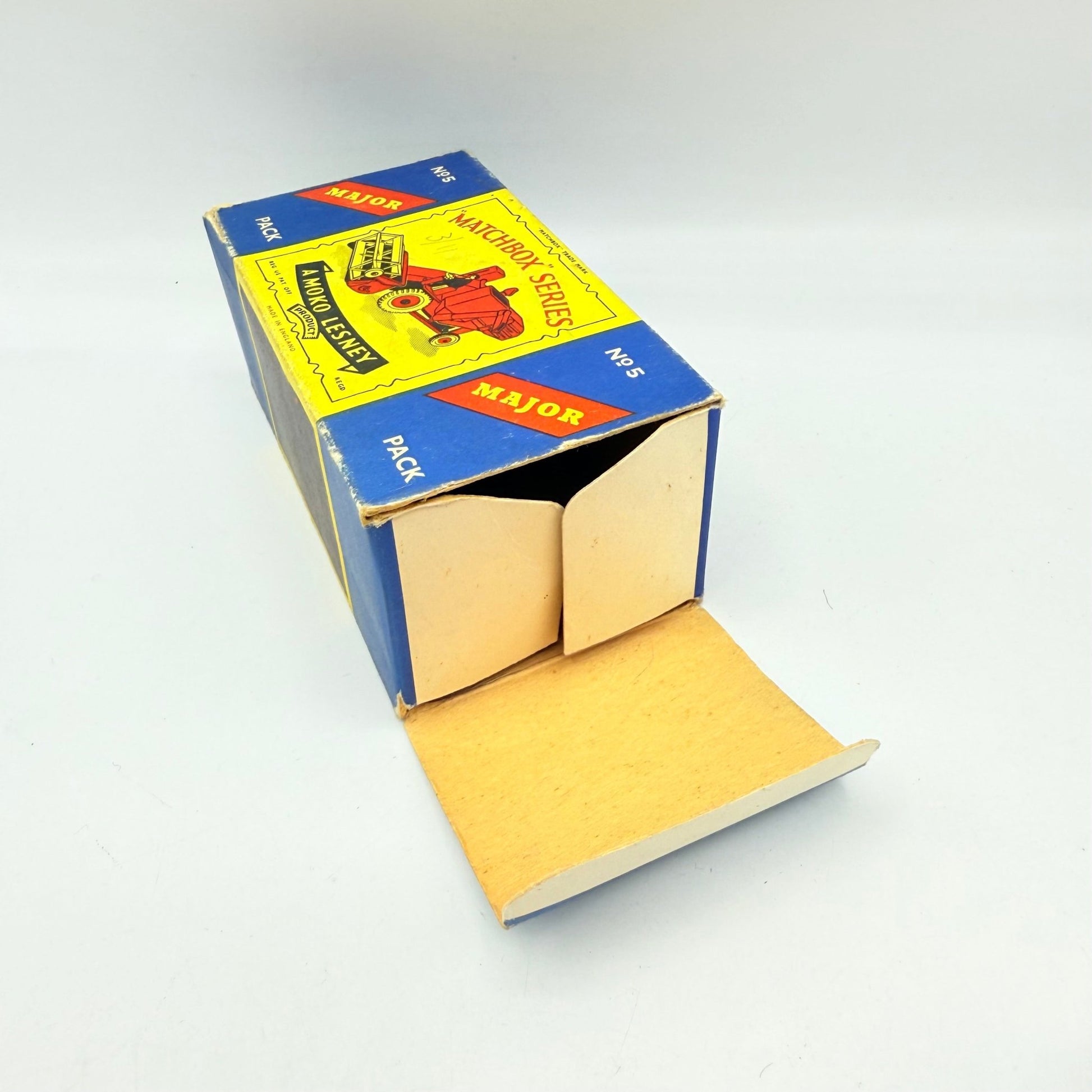 Matchbox Lesney M - 5 Major Pack Massey Ferguson 780 Combine Harvester - Magic Matchbox