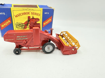 Matchbox Lesney M - 5 Major Pack Massey Ferguson 780 Combine Harvester - Magic Matchbox