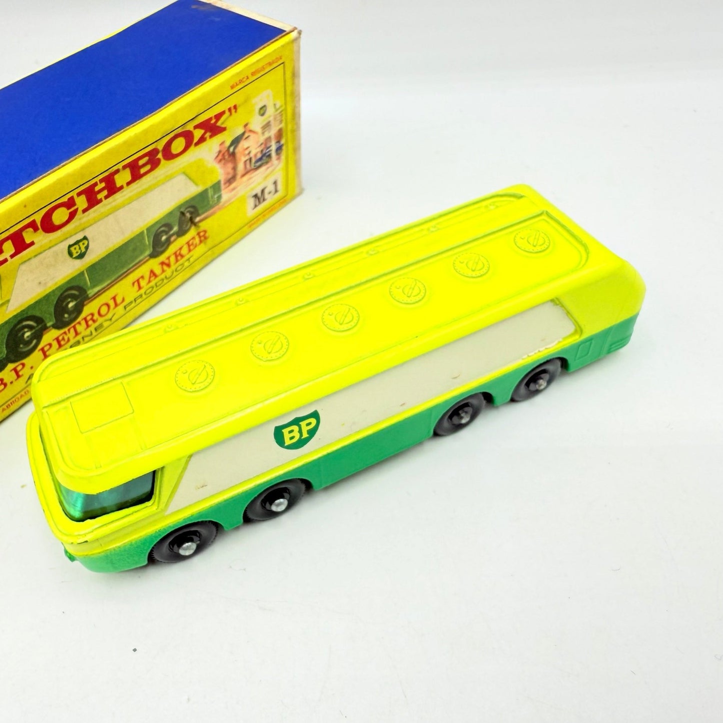 Matchbox Lesney Major Pack B.P. Autotanker M - 1 - Magic Matchbox