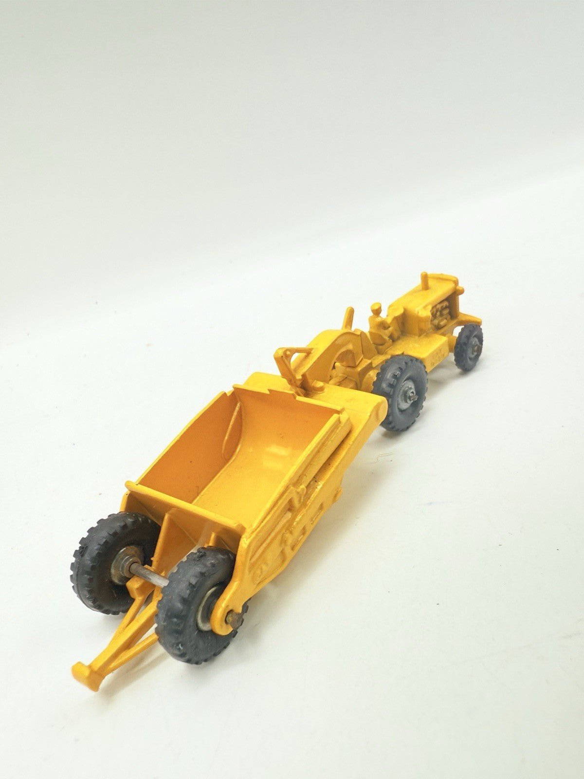 Matchbox Lesney Major Pack M - 1 Caterpillar Earth Scraper - Magic Matchbox