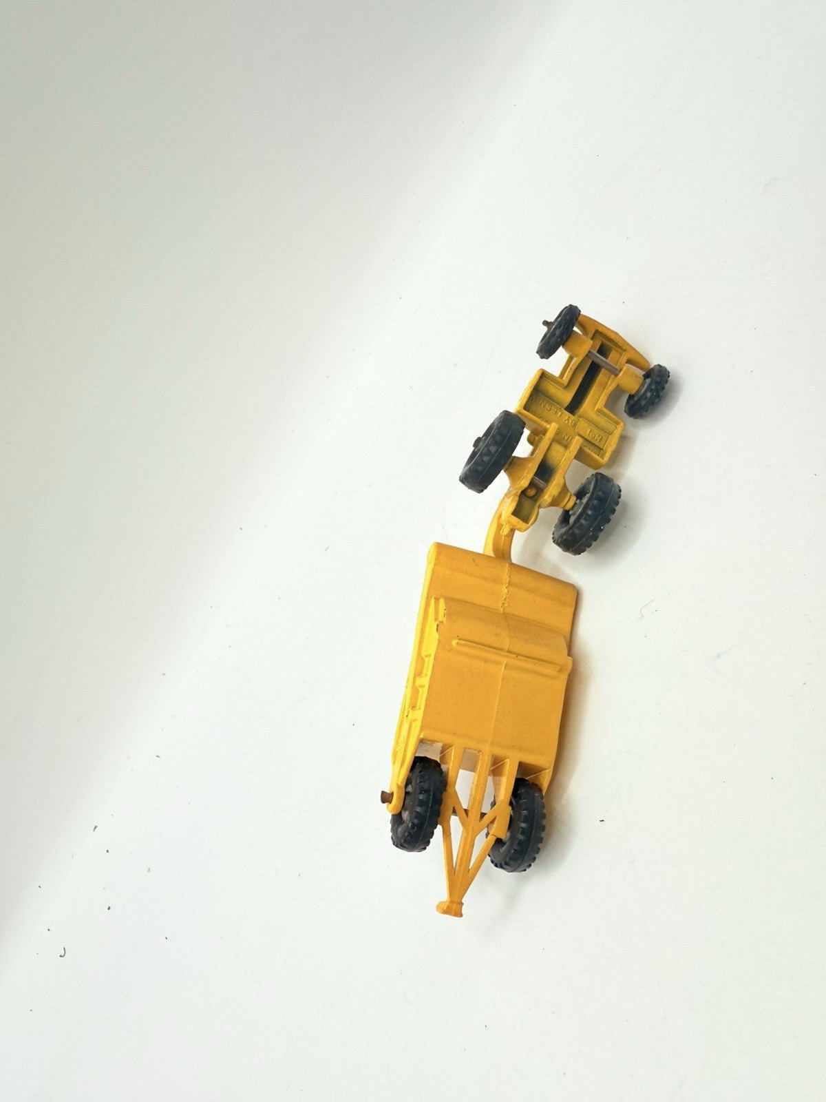 Matchbox Lesney Major Pack M - 1 Caterpillar Earth Scraper - Magic Matchbox