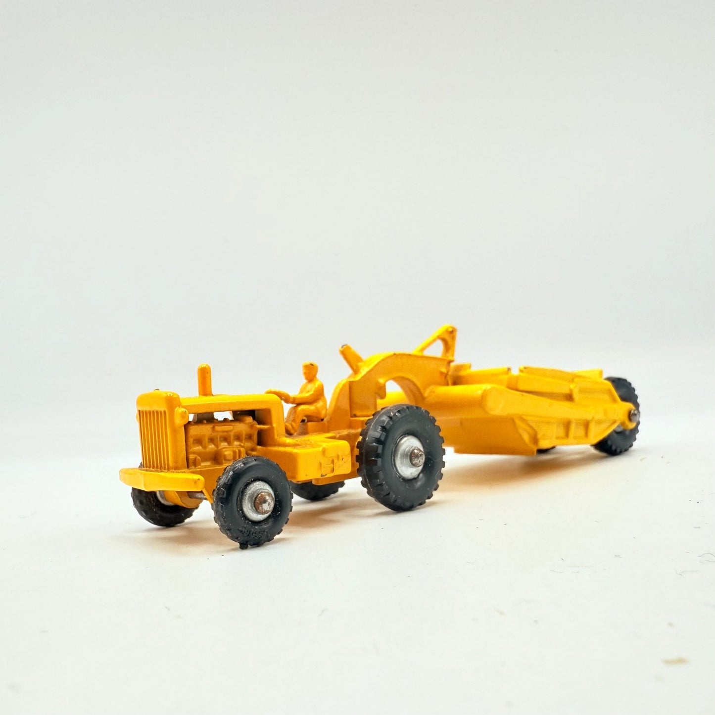 Matchbox Lesney Major Pack M - 1 Caterpillar Earth Scraper - Magic Matchbox