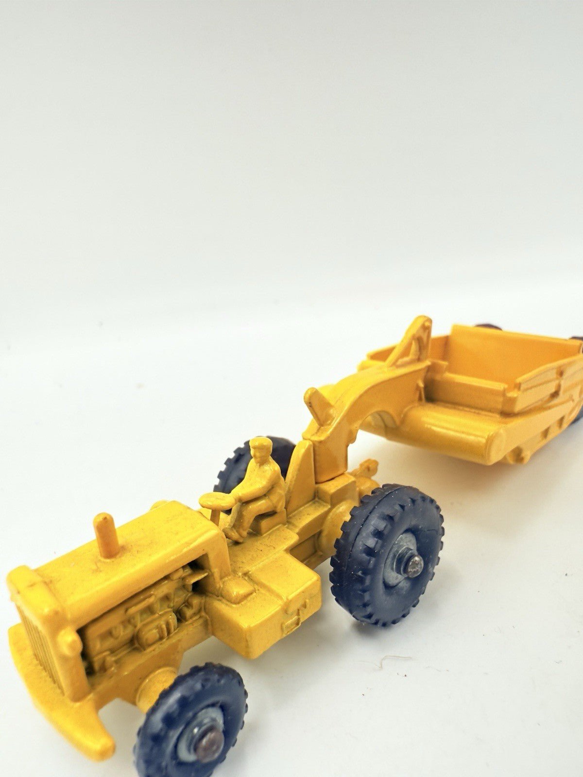 Matchbox Lesney Major Pack M - 1 Caterpillar Earth Scraper - Magic Matchbox