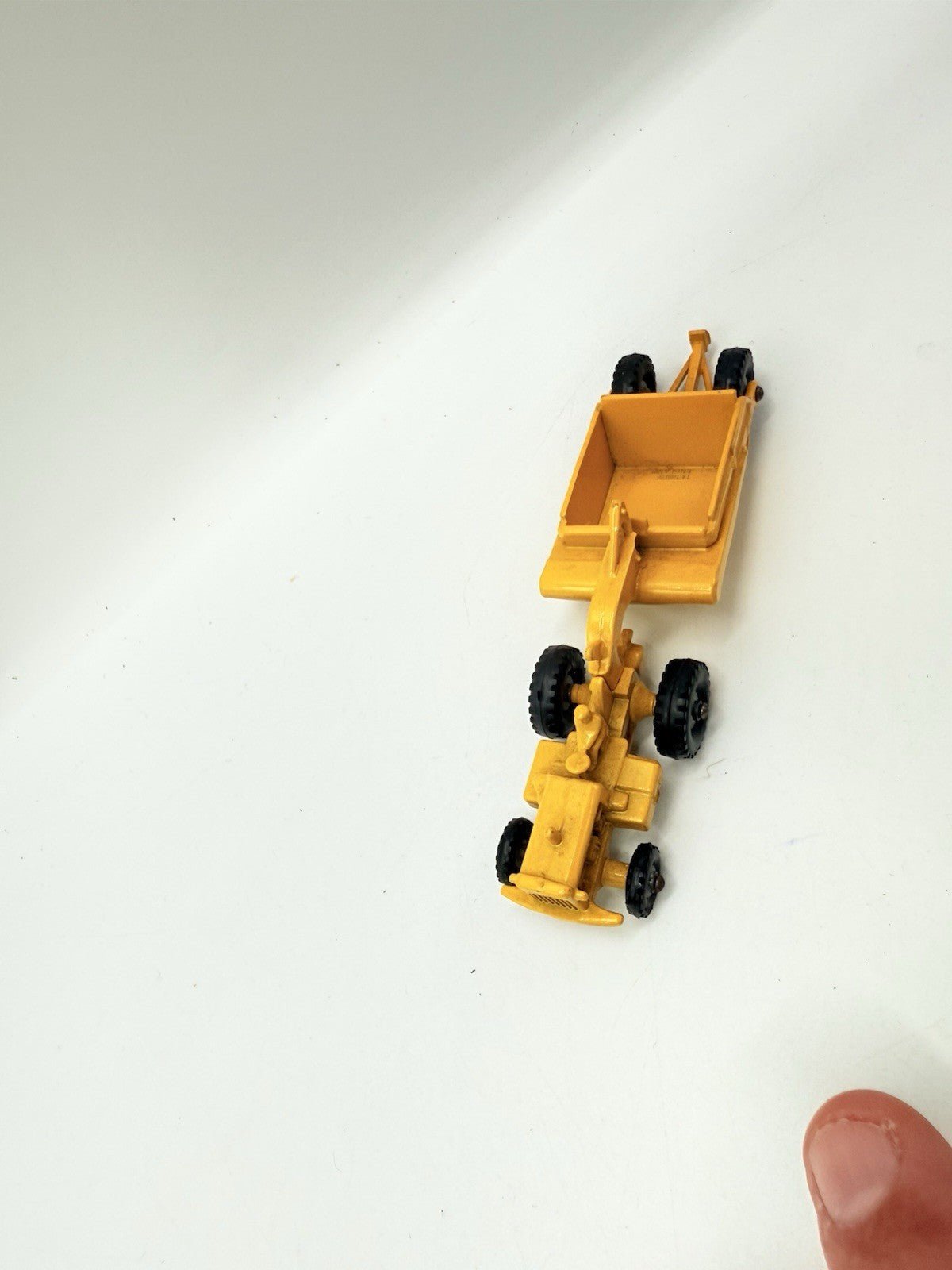 Matchbox Lesney Major Pack M - 1 Caterpillar Earth Scraper - Magic Matchbox