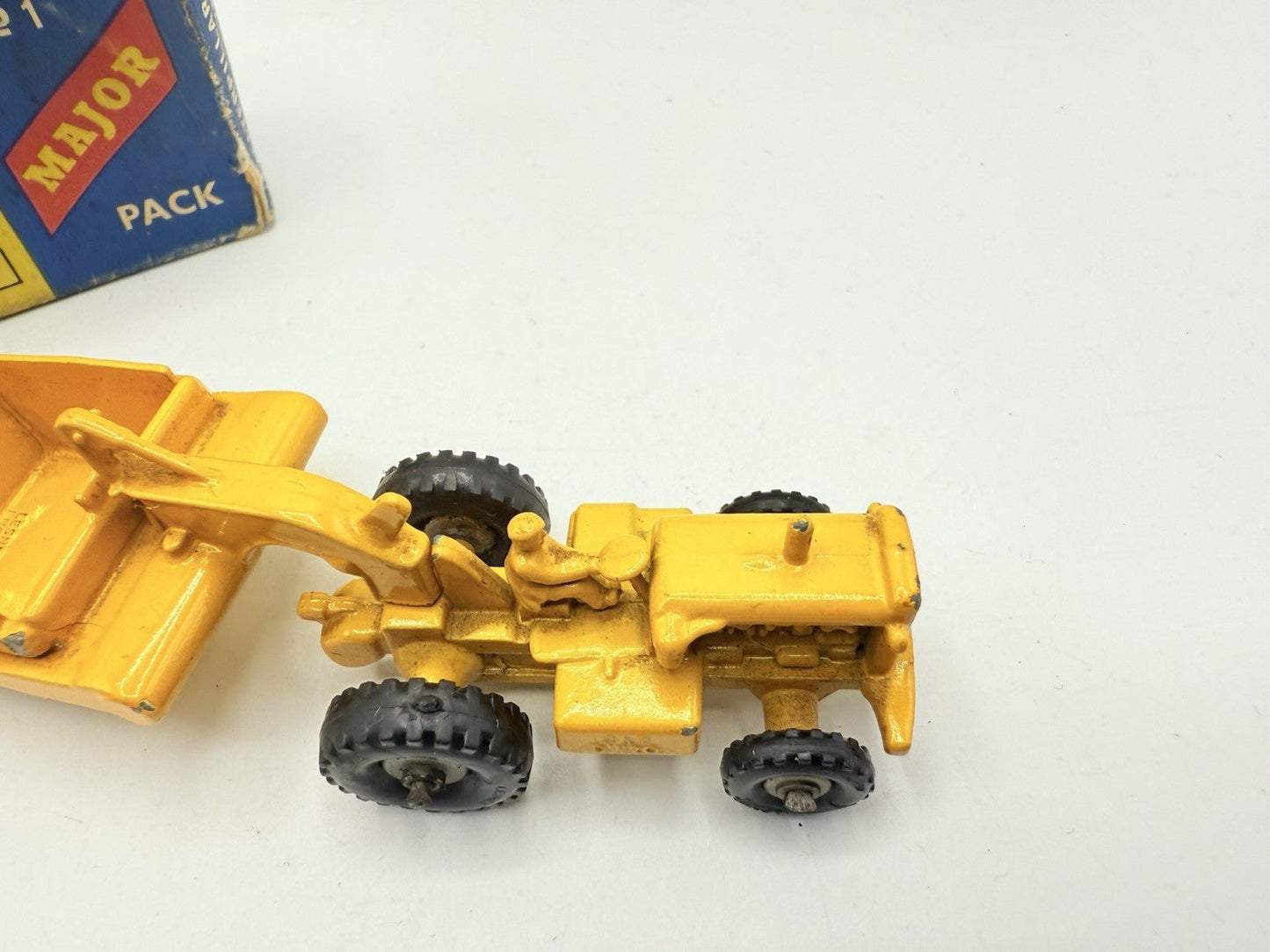 Matchbox Lesney Major Pack M - 1 Caterpillar Earth Scraper - Magic Matchbox