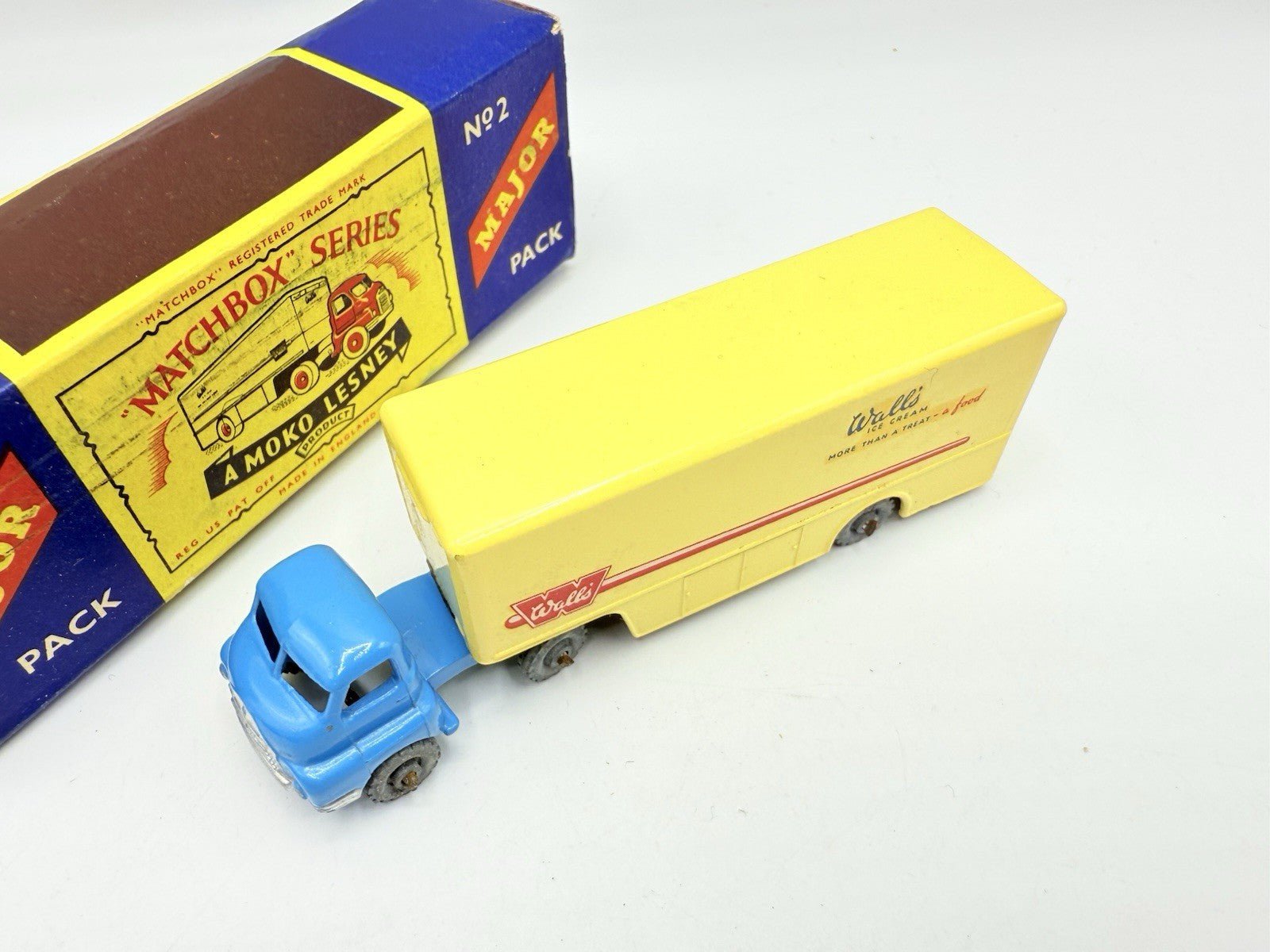 Matchbox Lesney Major Pack M2 Bedford Walls Ice Cream Truck - Magic Matchbox