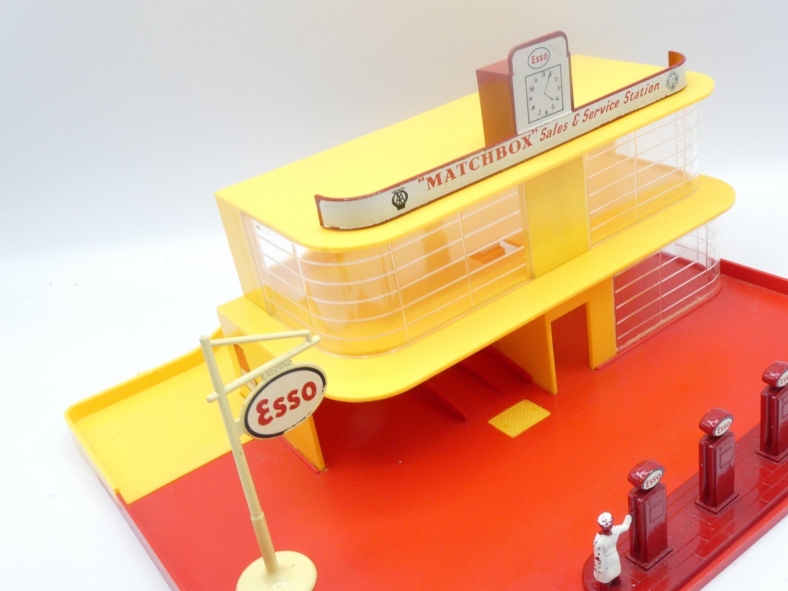 Matchbox Lesney MG - 1 Series Sales and Service Station - Magic Matchbox