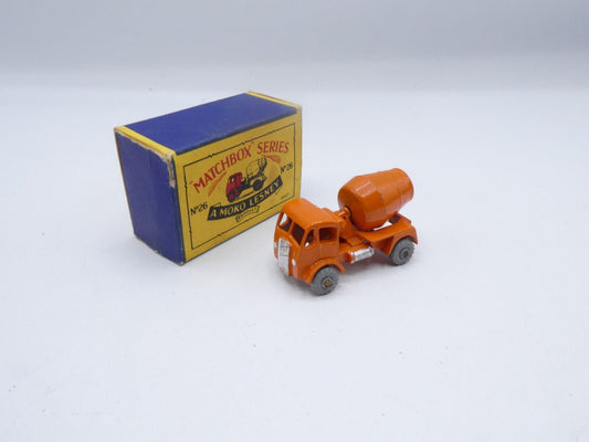 Matchbox Lesney No.26a ERF Cement Mixer - Near Mint & Boxed - Metal Wheels - Magic Matchbox