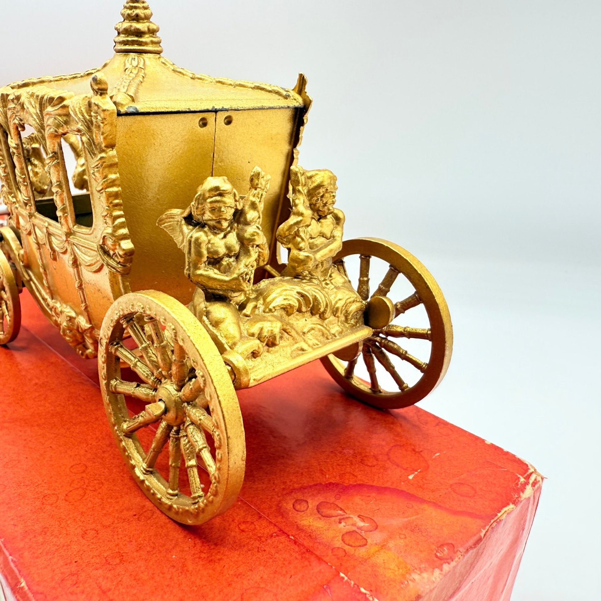 Matchbox Moko Lesney Coronation Coach with Queen Figure. - Magic Matchbox