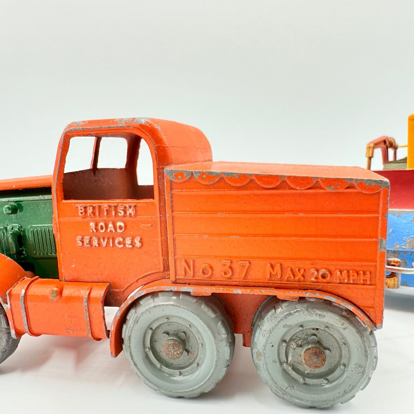 Matchbox Moko Lesney Large Scale Prime Mover + Low Loader Trailer & Caterpillar Bulldozer - Magic Matchbox