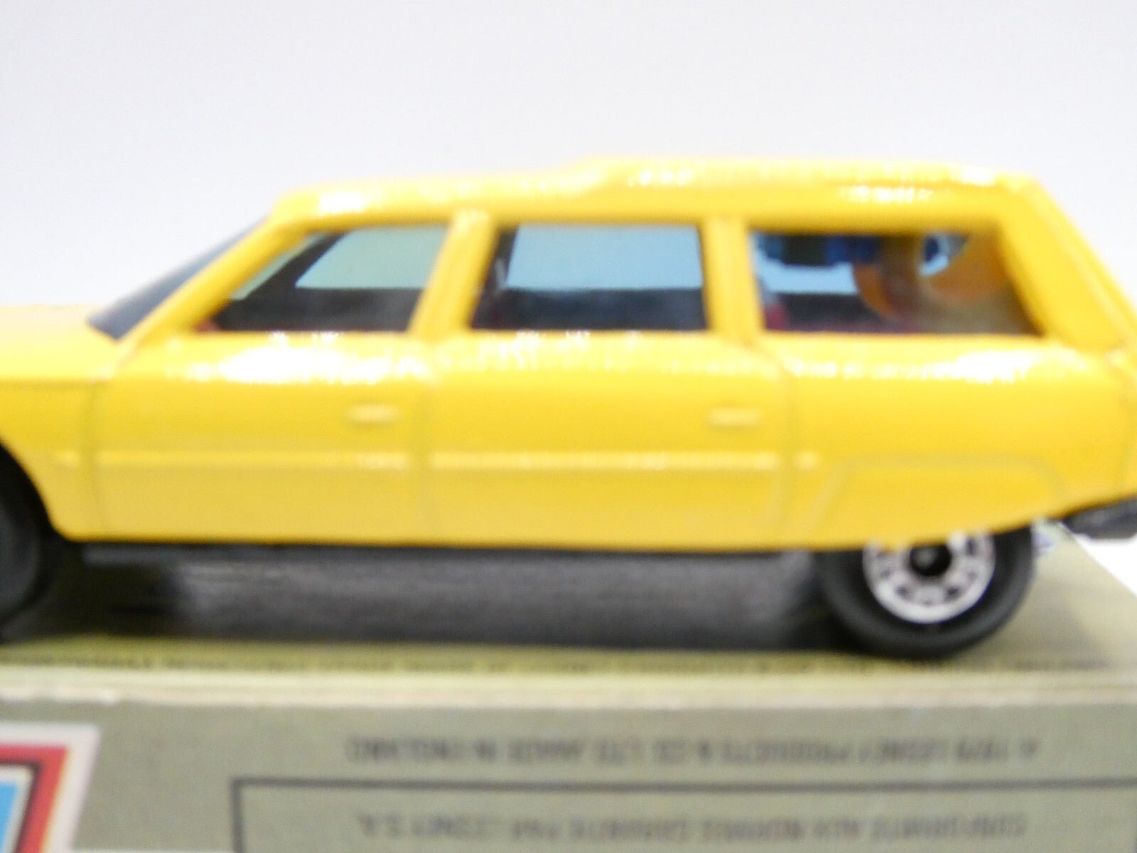 Matchbox Superfast 12 Citroen CX Yellow BLUE GLASS - Magic Matchbox