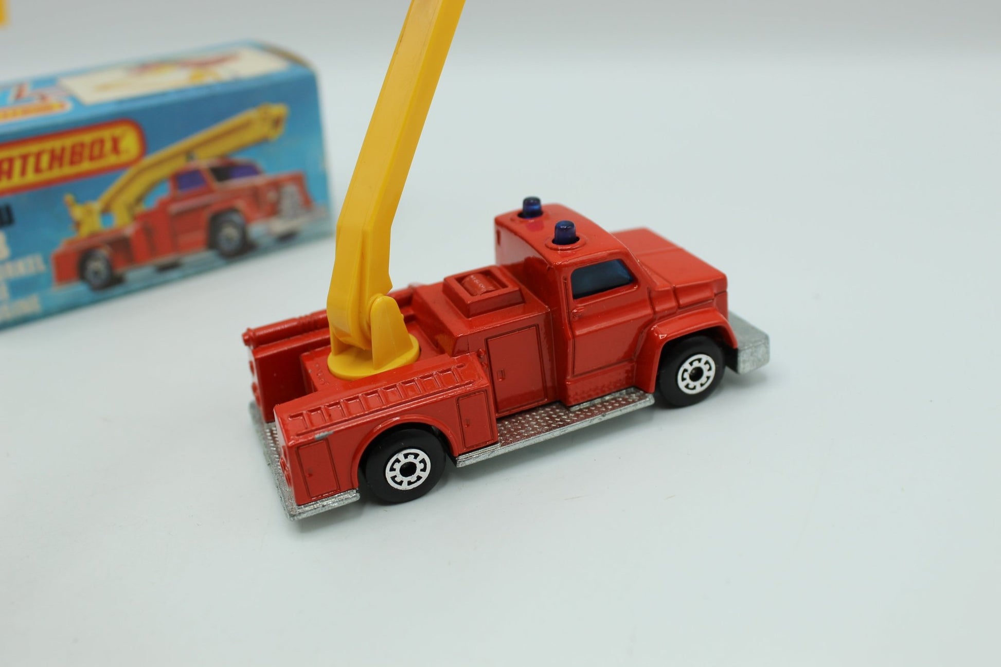 Matchbox Superfast 13 Snorkel Fire Engine - Magic Matchbox