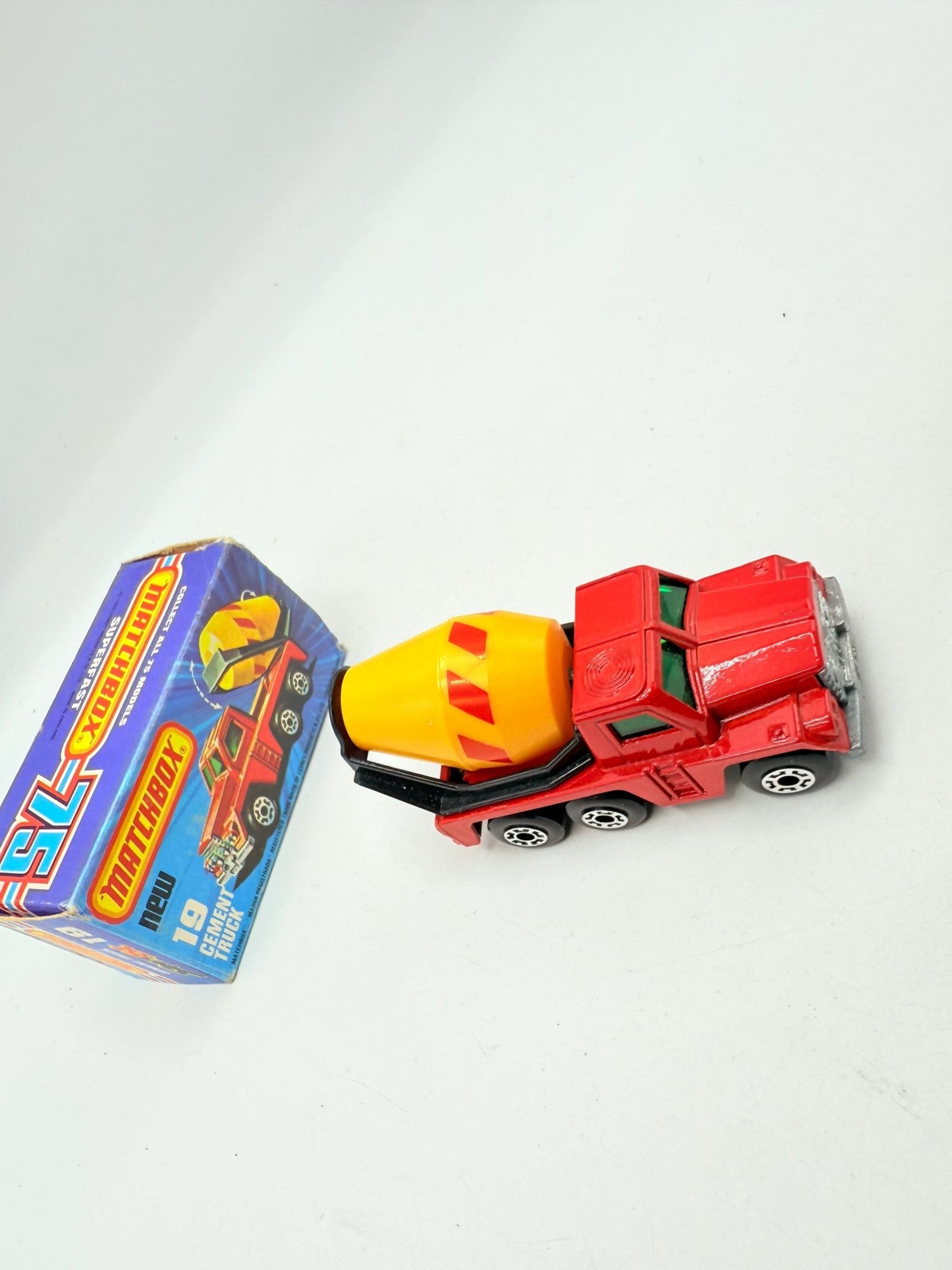 Matchbox Superfast 19 Cement Truck - Magic Matchbox