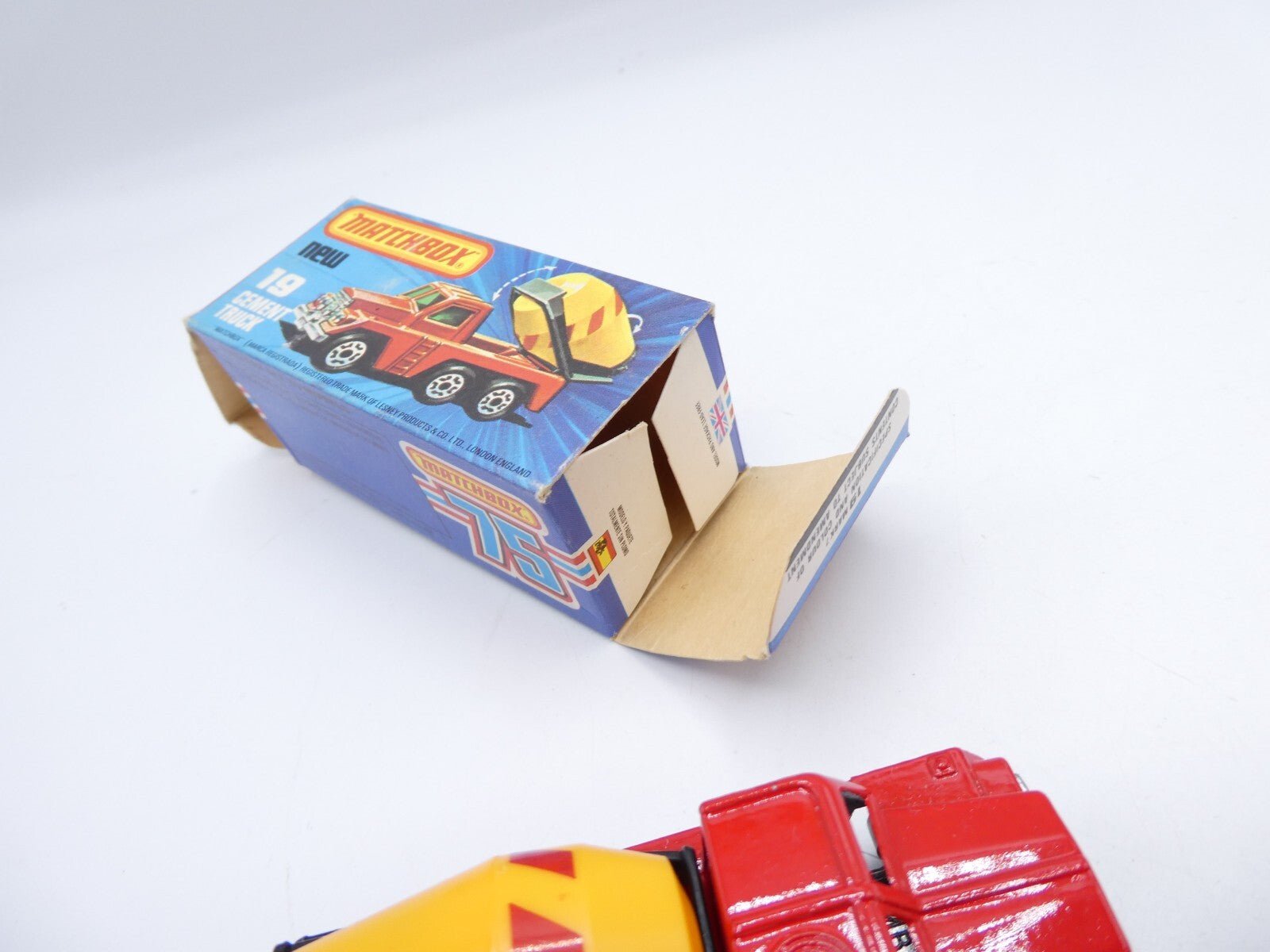 Matchbox Superfast 19 Cement Truck without glass - Magic Matchbox