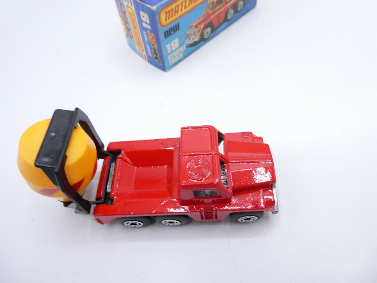 Matchbox Superfast 19 Cement Truck without glass - Magic Matchbox
